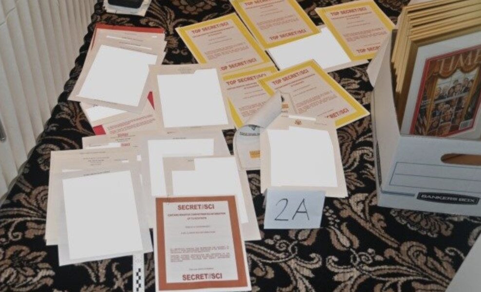 FBI Blasted for Stageing Photo of Documents Seized in Trump Raid